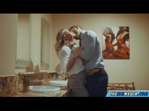 ❤️ Když vás na veřejných záchodcích svádí prsatá blondýna. ❤️❌ Tvrdé porno u cs.xsexshop.ru ❌️❤